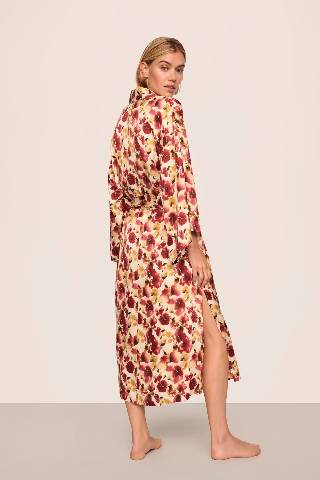 Eberjey x  Lily Aldridge - Inez Washable Silk Printed Robe - Image 5