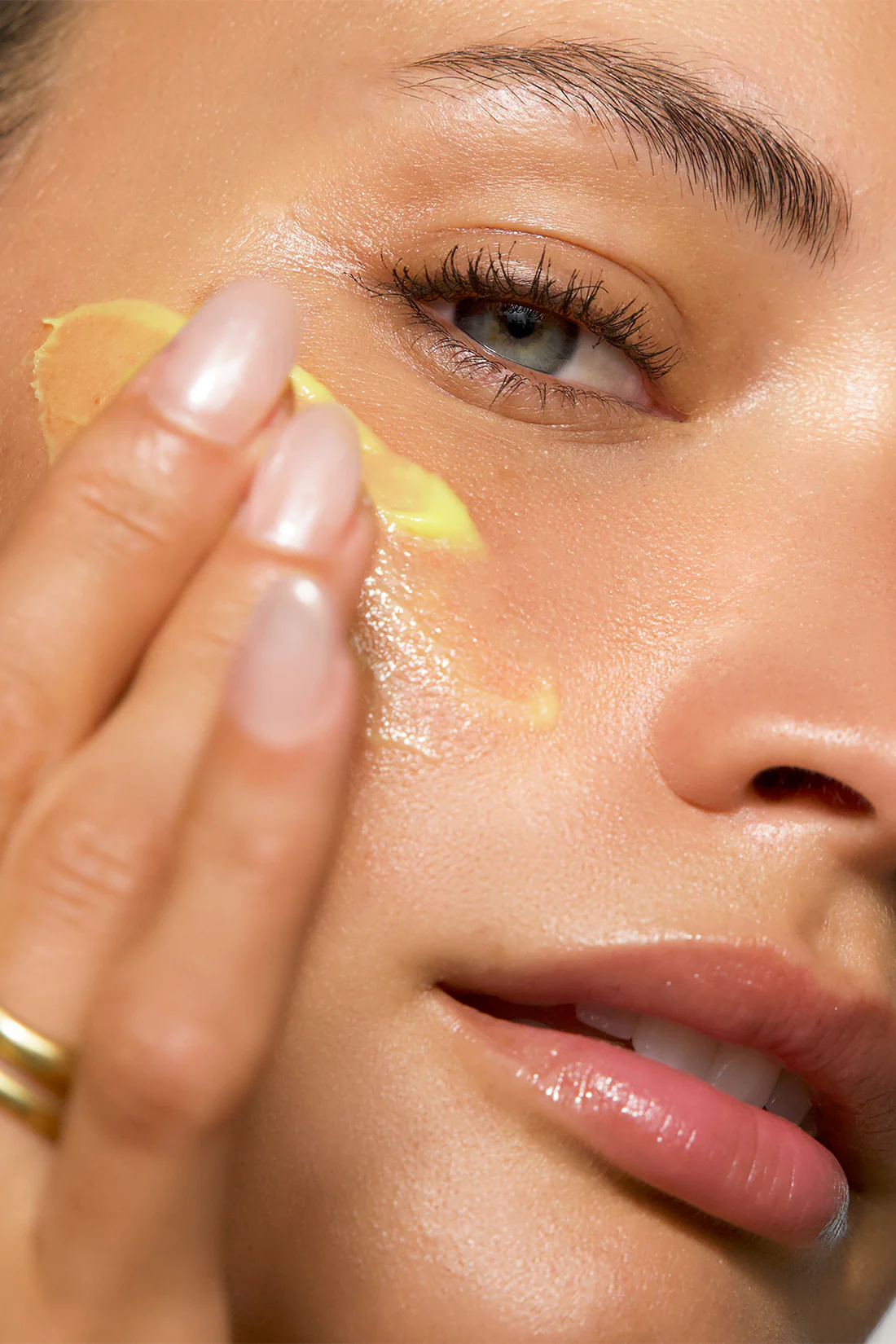 True Botanicals Calm Ginger Tumeric Cleansing Balm - Image 4