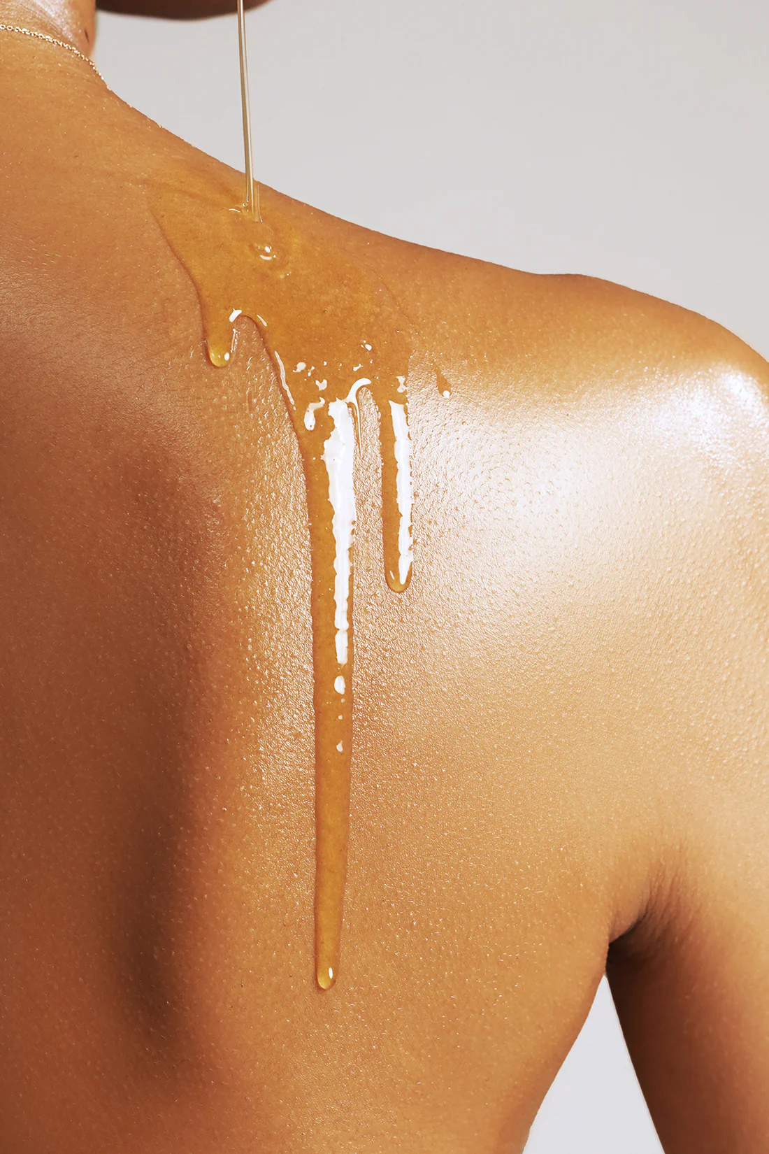 True Botanicals Pure Radiance Body Oil - Image 4